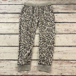 Karen Neuburger Size Medium Shirt Pant PJs Animal Print‎ Lounge Womens
